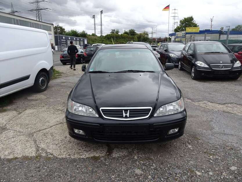 Honda Accord 117.000 km 2.499 € Düsseldorf 40231