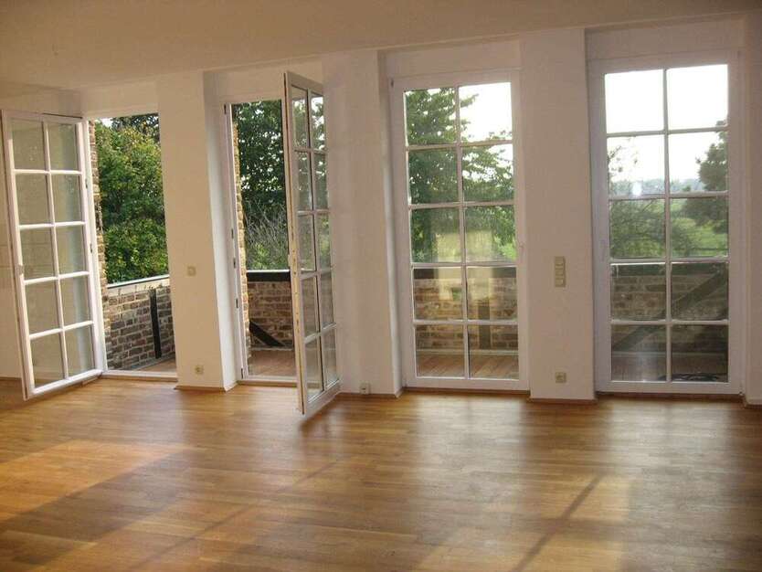 Haus zum Mieten in Kaarst-Holzbüttgen 1.750 € 170 m²
