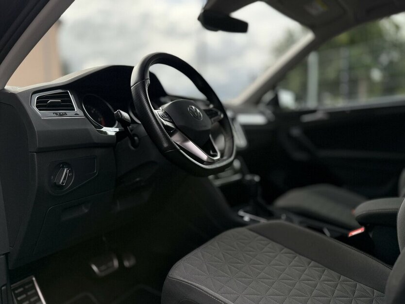 Tiguan R-Line - DAB - Kamera - AAC - Carplay