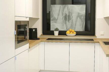 Helle 2-Zimmer-Wohnung mit Einbauküche, Aufzug und sonnigem Balkon - zentral gelegen und barrierearm 2 zimmer