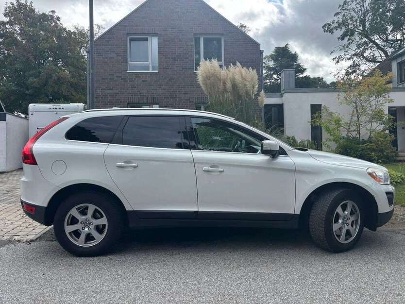 Volvo XC60 259.800 km 8.900 € Meerbusch 40668