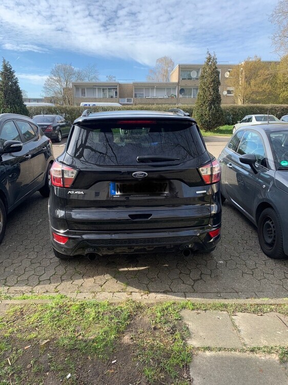 Ford Kuga 61.400 km 18.800 € Neuss 41460