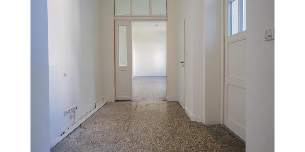 Villa Krefeld Bockum - 5 Zimmer, 180 m&sup2;, 2.040&euro; | Angebot:24987604