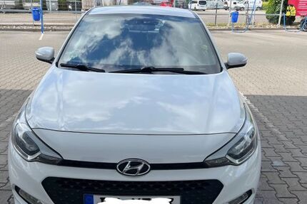 Hyundai i20 125.000 km 7.000 &euro; Duisburg 47179