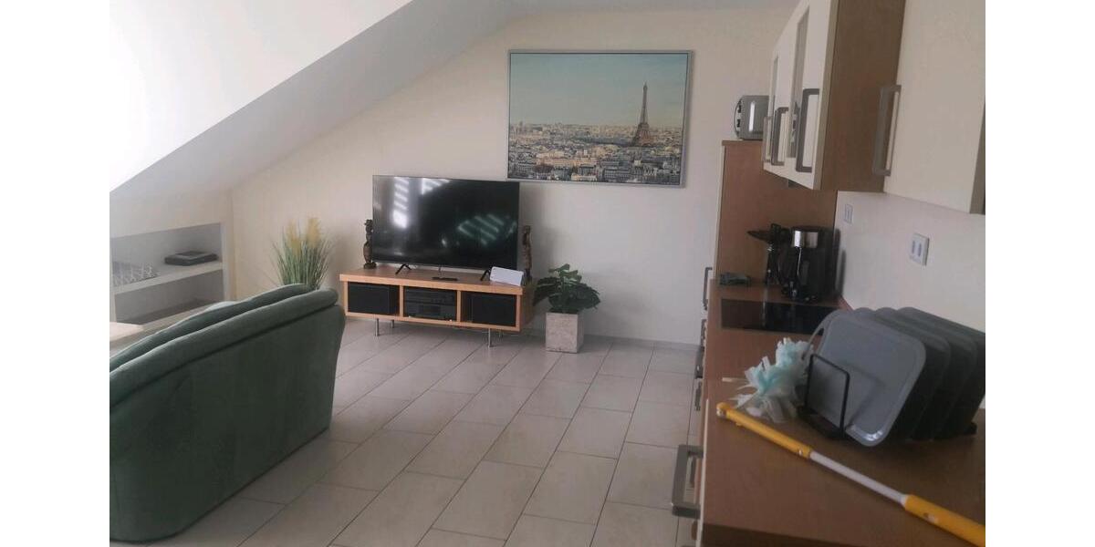 Dachgeschoßwohnung Duisburg Rheinhausen - 2 Zimmer, 63 m&sup2;, 750&euro; | Angebot:25286251