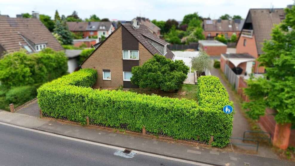 Haus zum Kaufen in Neuss 745.000 € 186.6 m²