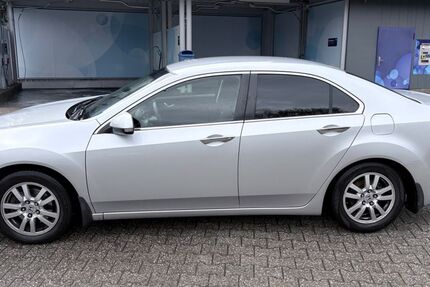 Honda Accord 154.000 km 6.999 &euro; Velbert 42555