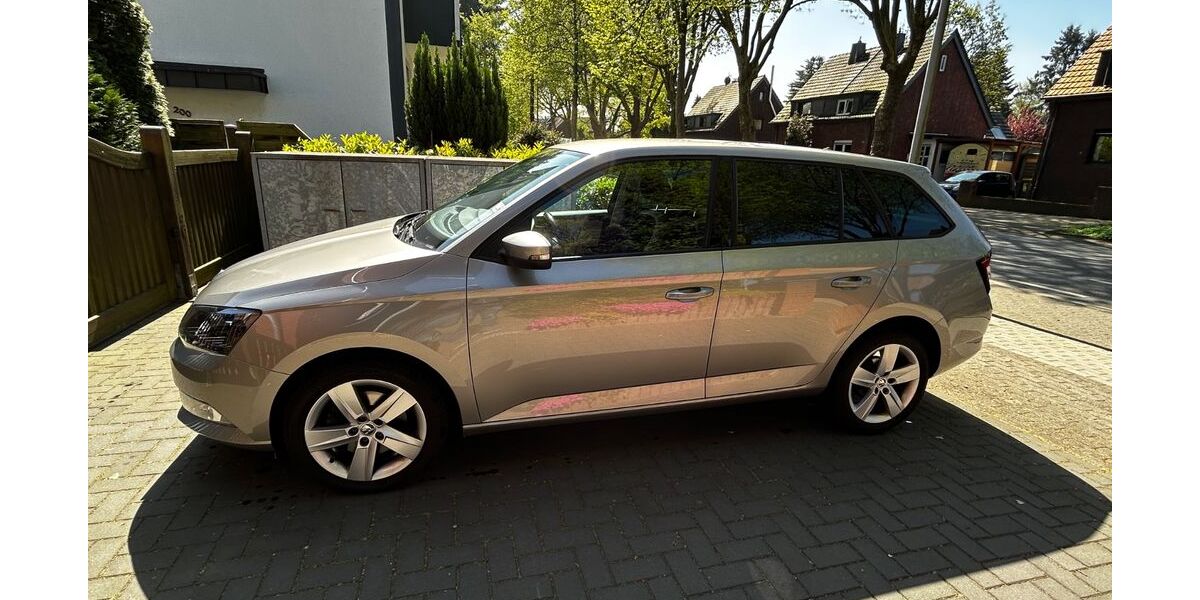 Skoda Fabia 46.000 km 11.800 &euro; Oberhausen 46145