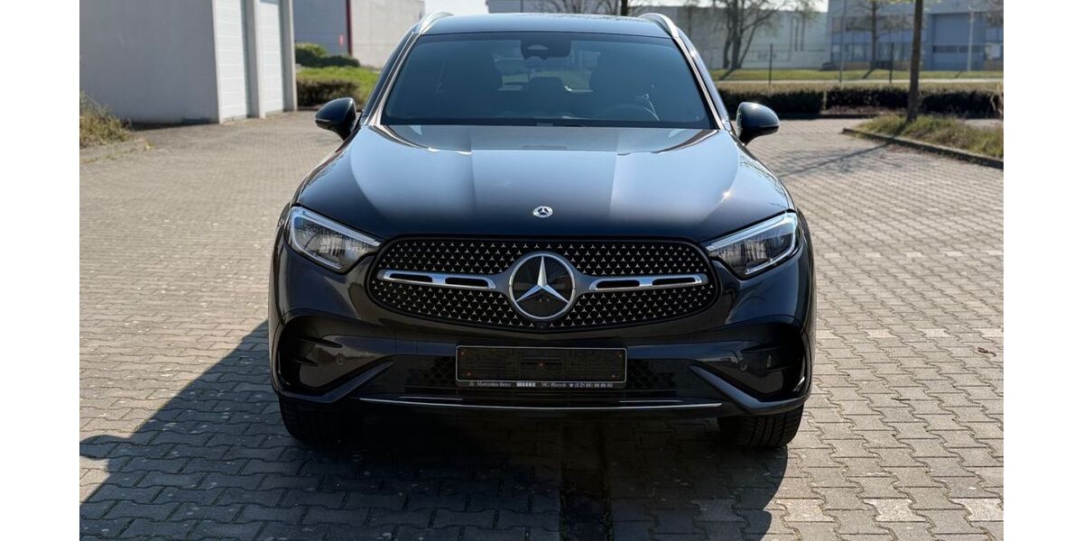 Mercedes-Benz GLC 300 26.000 km 54.790 &euro; Willich 47877