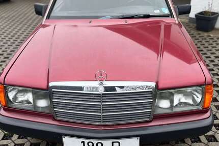Mercedes-Benz 190 156.000 km 6.490 &euro; Krefeld 47809