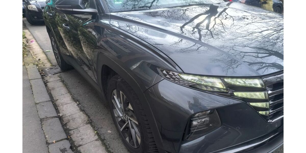 Hyundai TUCSON 264.000 km 15.799 &euro; Neuss 41460