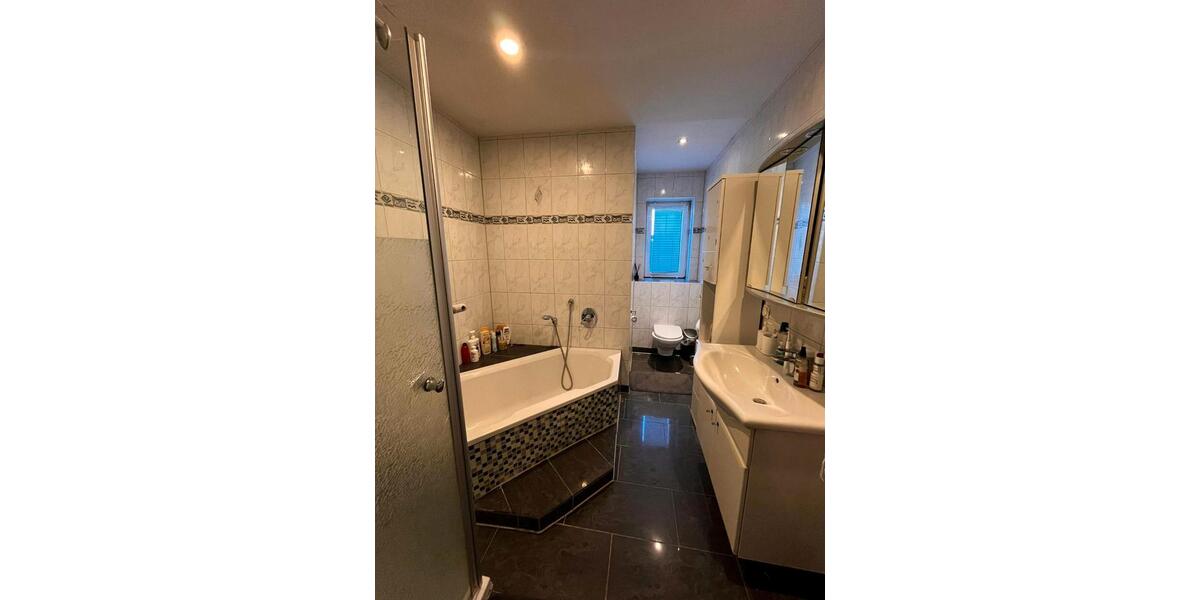 Etagenwohnung Duisburg Hamborn - 4 Zimmer, 103 m&sup2;, 125.000&euro; | Angebot:26074266