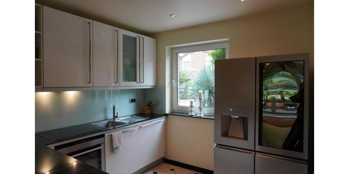 Reiheneckhaus mit Doppelgarage, Garten, PV-Anlage, Speicher 4 zimmer