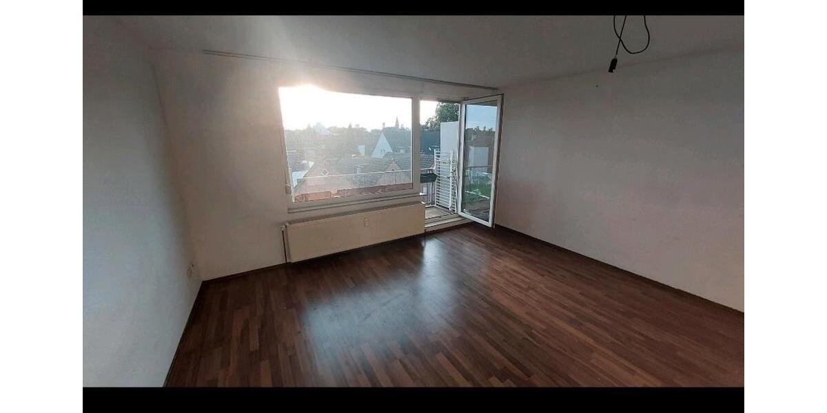 Dachgeschoßwohnung Duisburg Mittelmeiderich - 2 Zimmer, 73 m&sup2;, 525&euro; | Angebot:26127001
