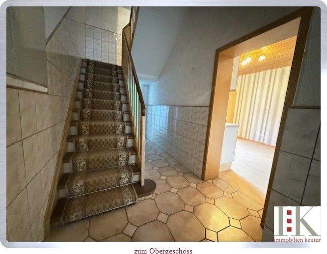 Reihenmittelhaus Neuss Furth-Süd - 7 Zimmer, 158 m&sup2;, 380.000&euro; | Angebot:24637098