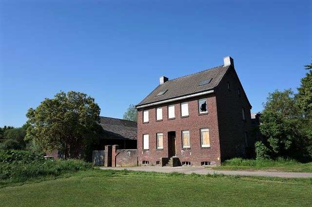 Haus zum Kaufen in Willich 980.000 € 250 m²