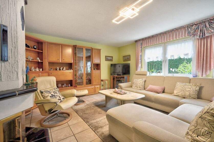 Ein Zuhause, das Generationen verbindet - Gepflegtes Zweifamilienhaus mit Garten 6 zimmer