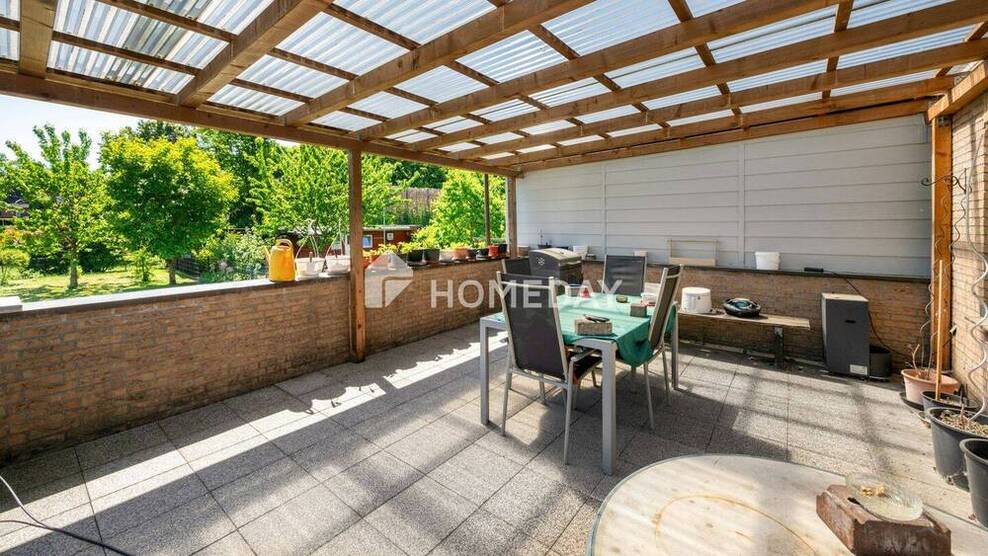 Viel Raum, Charme & Möglichkeiten - DHH mit Pool, möglicher Einliegerwohnung & großer Garage 7 zimmer