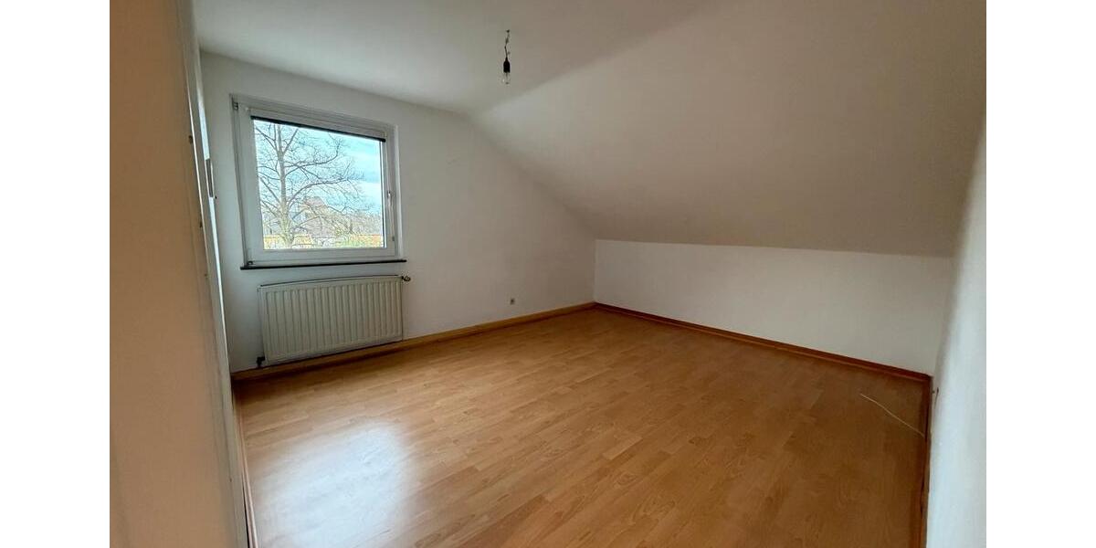 Dachgeschoßwohnung Duisburg Walsum - 1 Zimmer, 30 m&sup2;, 480&euro; | Angebot:26090590