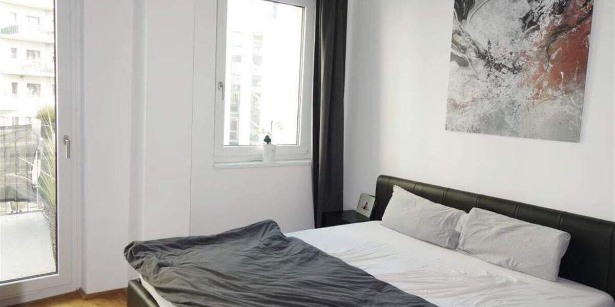 2 Zimmer Wohnung mit Fußbodenheizung und Balkon. EBK käuflich. Nur für eine Person geeignet. 2 zimmer