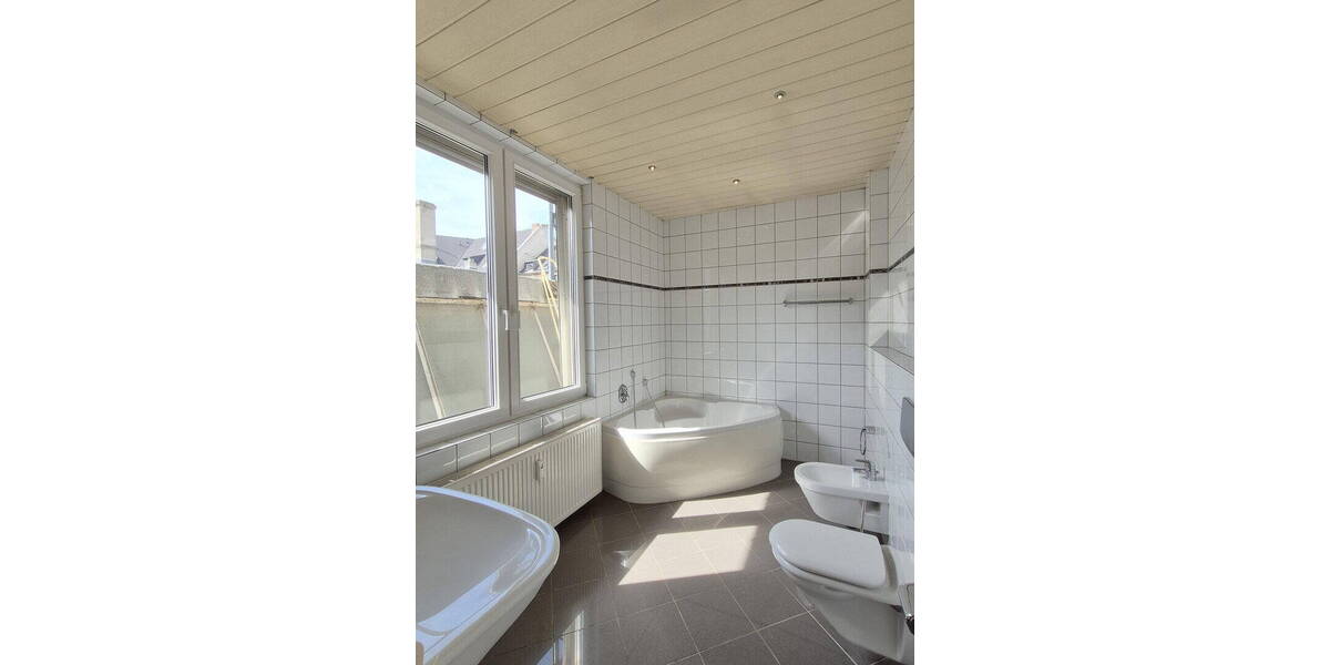 Mehrfamilienhaus, Wohnhaus Krefeld Stadtmitte - 8 Zimmer, 316 m&sup2;, 565.700&euro; | Angebot:26330490