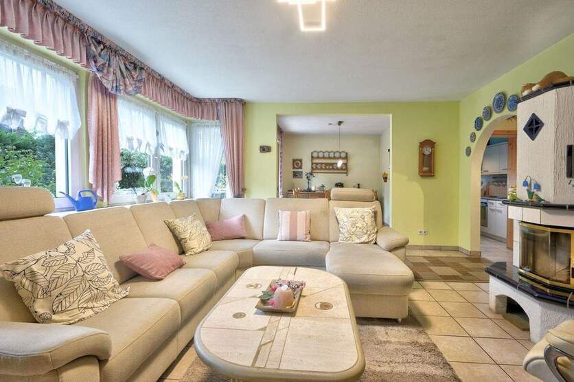 Ein Zuhause, das Generationen verbindet - Gepflegtes Zweifamilienhaus mit Garten 6 zimmer