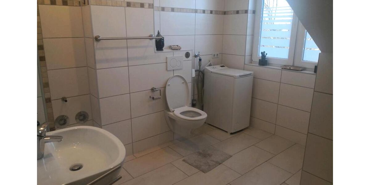 Dachgeschoßwohnung Duisburg Rheinhausen - 2 Zimmer, 63 m&sup2;, 750&euro; | Angebot:25286251