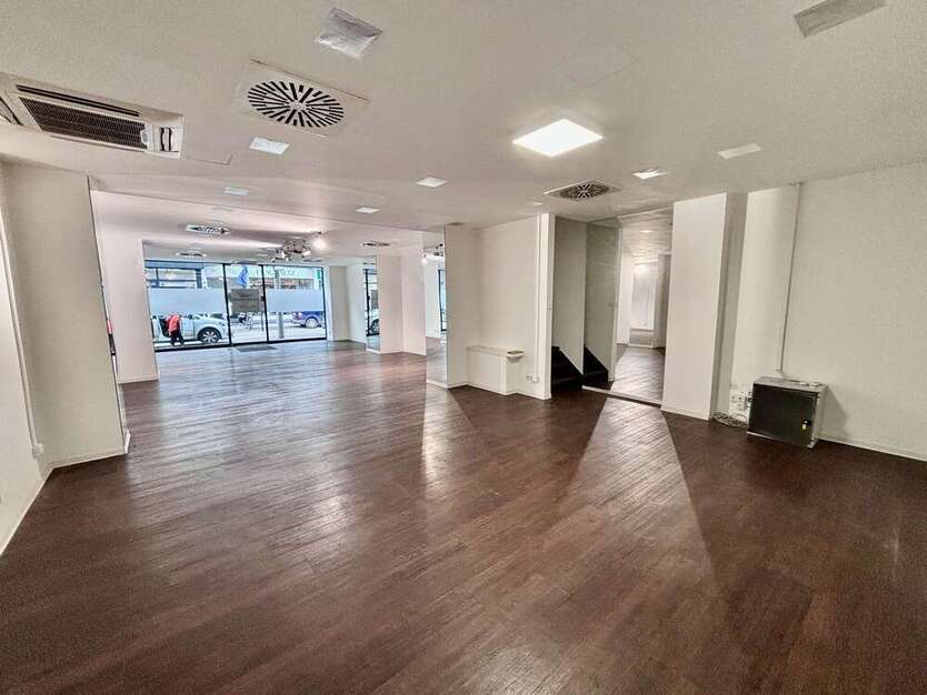 Einzelhandel in Krefeld 349.000 € 253 m²