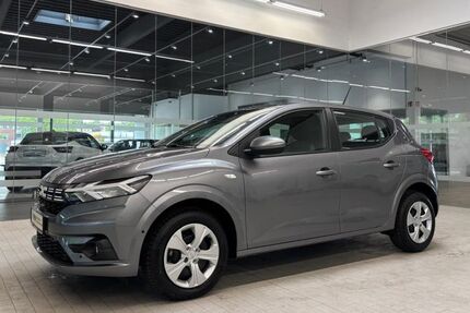 Dacia Sandero 3.987 km 15.490 &euro; Duisburg 47167