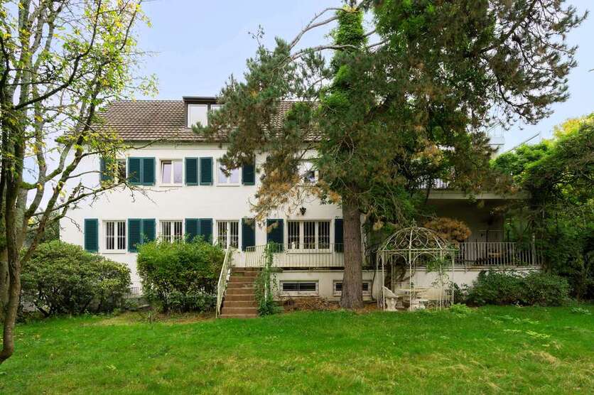 Haus zum Kaufen in Ratingen-Hösel 1.895.000 € 380 m² 11 zimmer