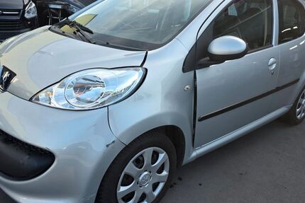 Peugeot 107 124.000 km 999 &euro; Moers 47441