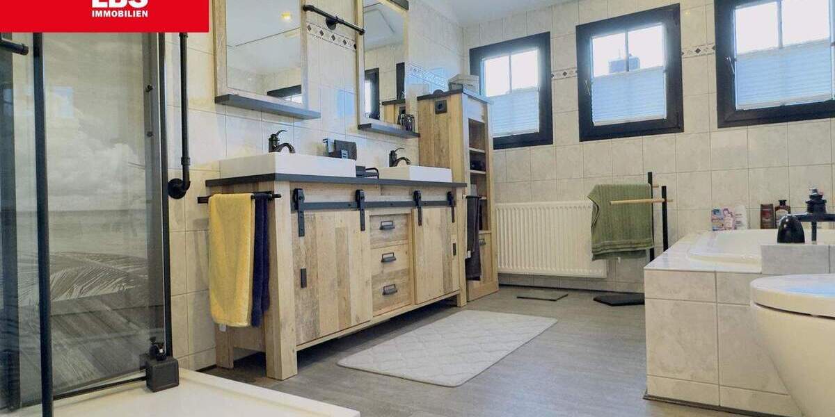 Einfamilienhaus Oberhausen Sterkrade-Nord - 3 Zimmer, 130 m&sup2;, 579.000&euro; | Angebot:25690152