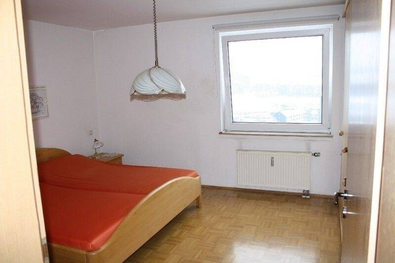 Etagenwohnung Velbert Neviges - 3 Zimmer, 90 m&sup2;, 229.000&euro; | Angebot:23537028