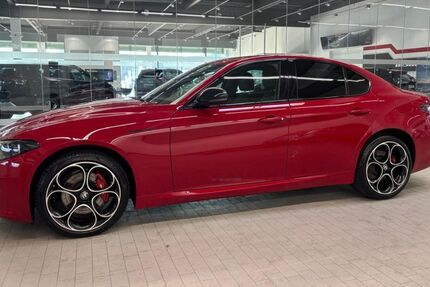 Alfa Romeo Giulia 18.324 km 37.660 € Oberhausen 46049
