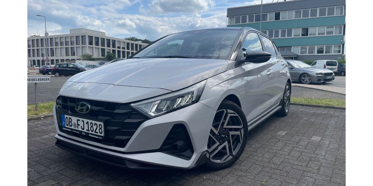 Hyundai i20 13.298 km 18.499 &euro; Mülheim 45472