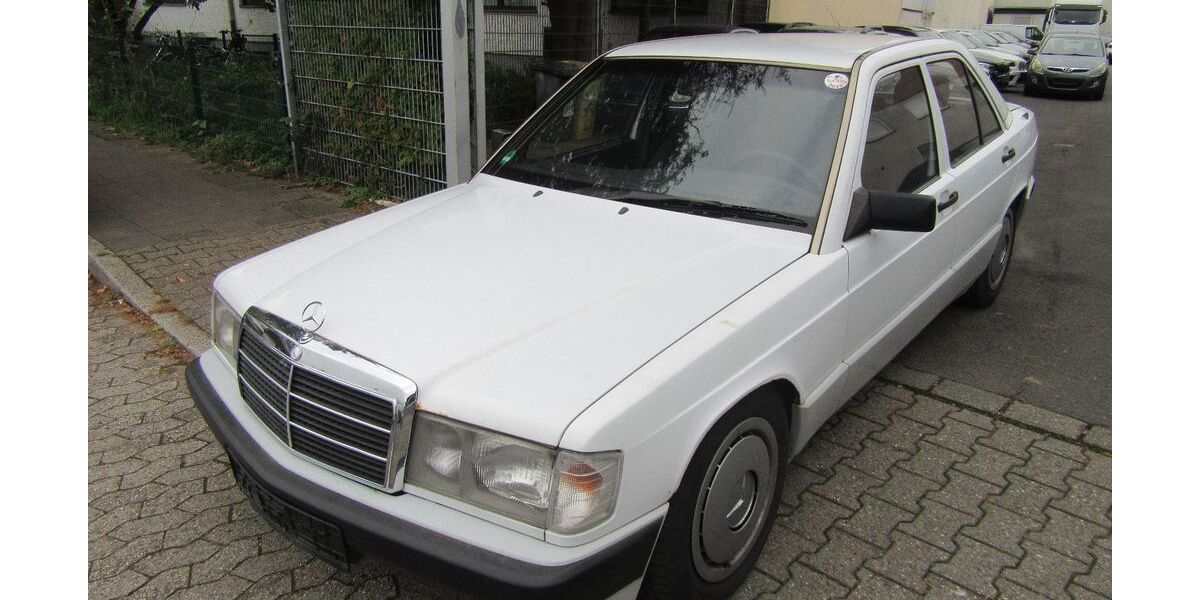 Mercedes-Benz 190 214.000 km 2.490 &euro; Düsseldorf 40231