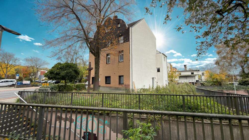 Modernisiertes 3-Parteienhaus mit Maisonette und Gartenanteil nahe Centro - Mehrfamilienhaus, Wohnhaus Oberhausen Osterfeld | Angebot:26835909