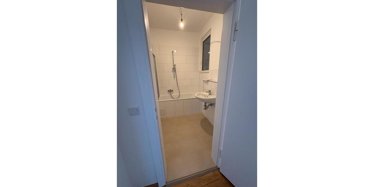 Etagenwohnung Düsseldorf Derendorf - 3 Zimmer, 96 m&sup2;, 1.750&euro; | Angebot:25612873