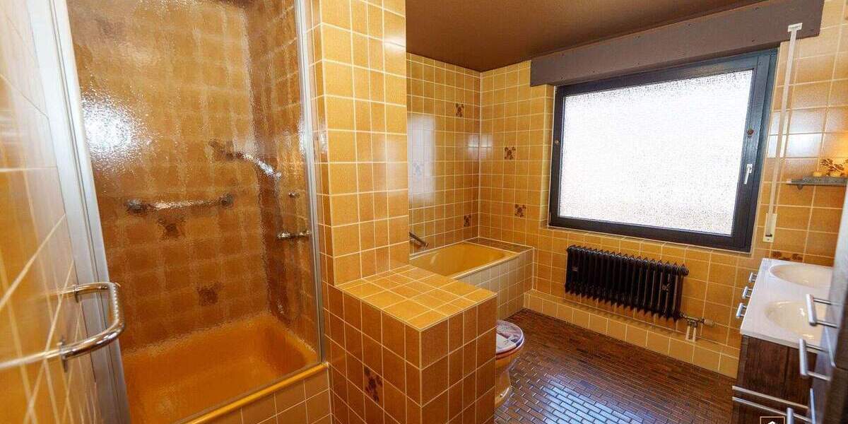 Mehrfamilienhaus, Wohnhaus Krefeld / Fischeln Fischeln - 5 Zimmer, 150 m&sup2;, 499.000&euro; | Angebot:25474041