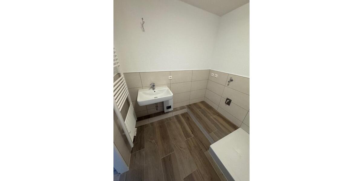 Dachgeschoßwohnung Duisburg Walsum - 3.5 Zimmer, 72 m&sup2;, 400&euro; | Angebot:24955912