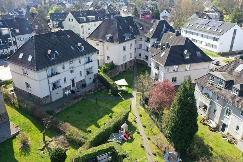 Haus zum Kaufen in Essen Borbeck-Mitte 2.440.000 € 1989 m²