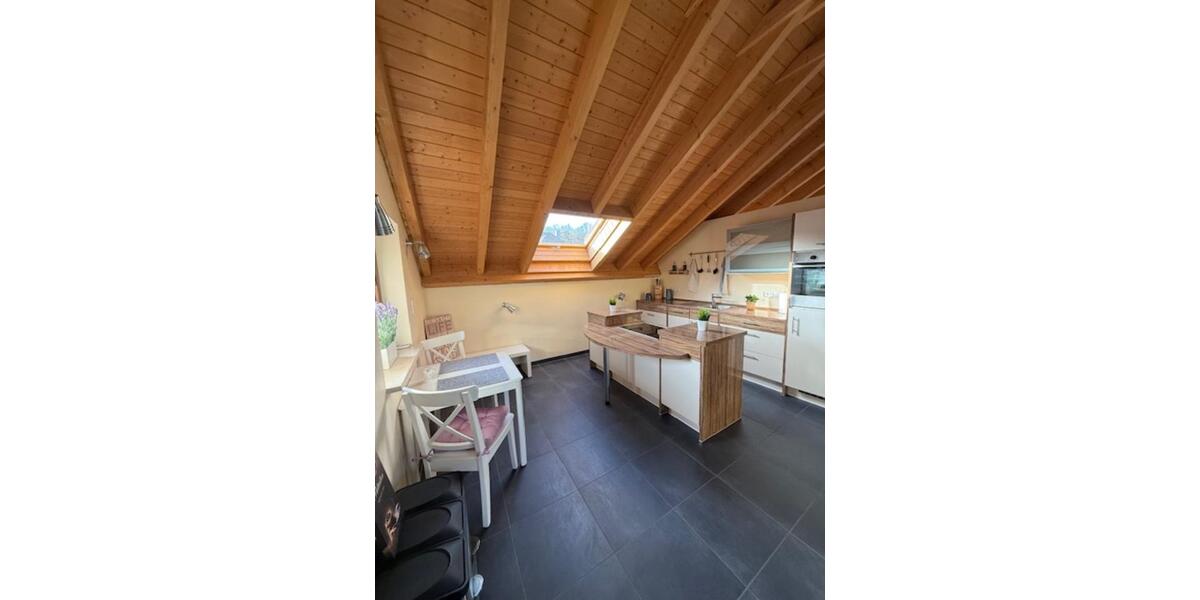 Dachgeschoßwohnung Mülheim an der Ruhr - 2.5 Zimmer, 75 m&sup2;, 750&euro; | Angebot:25430687