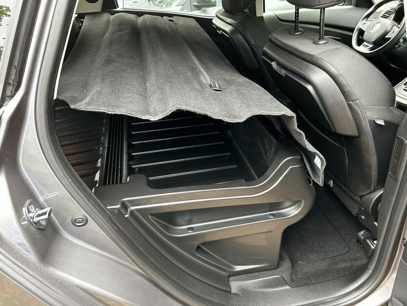 Renault Scenic 149.000 km 9.999 € Düsseldorf 40237