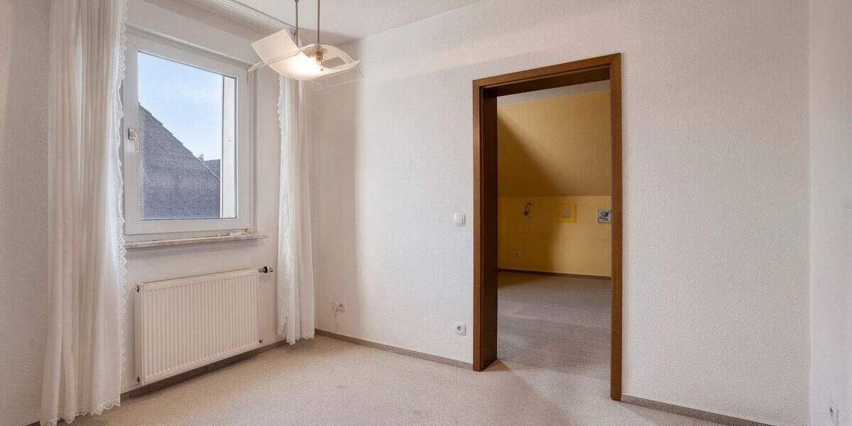 Mehrfamilienhaus, Wohnhaus Oberhausen Buschhausen - 7 Zimmer, 217 m&sup2;, 330.000&euro; | Angebot:25601939
