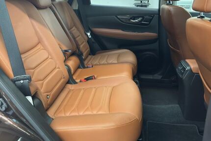 Nissan X-Trail 38.571 km 23.900 &euro; Oberhausen 46049