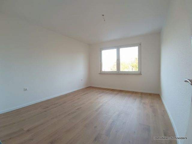 Etagenwohnung Duisburg Untermeiderich - 2 Zimmer, 61 m&sup2;, 500&euro; | Angebot:26359037