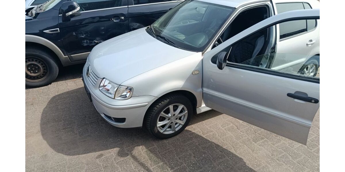 VW Polo 121.051 km 2.450 &euro; Mülheim an der Ruhr 45473