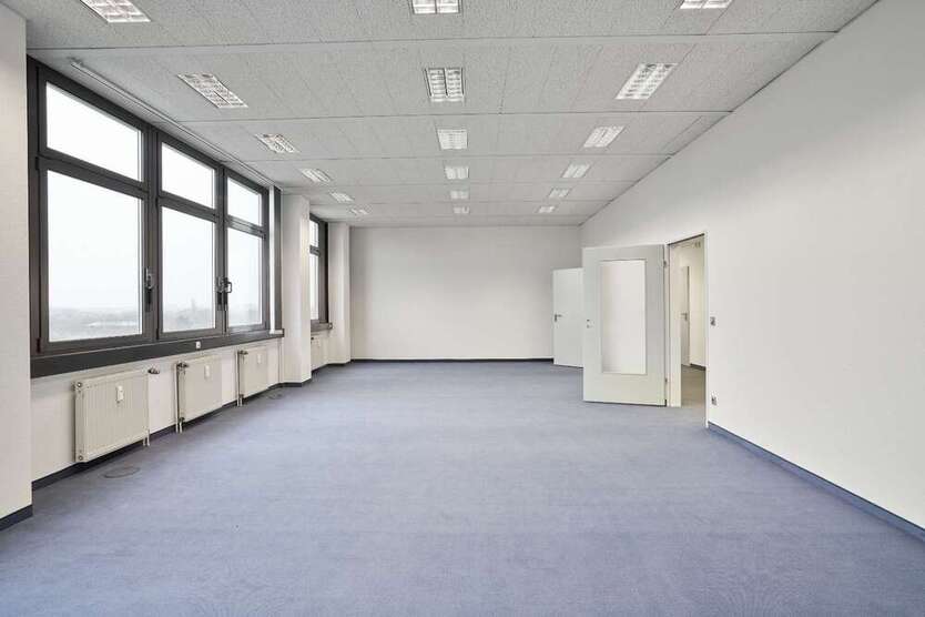 Büro in Neuss 870 € 217 m²