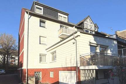 Attraktives, gepflegtes Mehrfamilienhaus in gefragter Wohnlage in Essen-Bergerhausen 6 zimmer