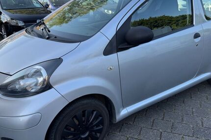 Toyota Aygo (X) 78.000 km 4.499 &euro; Neuss 41462